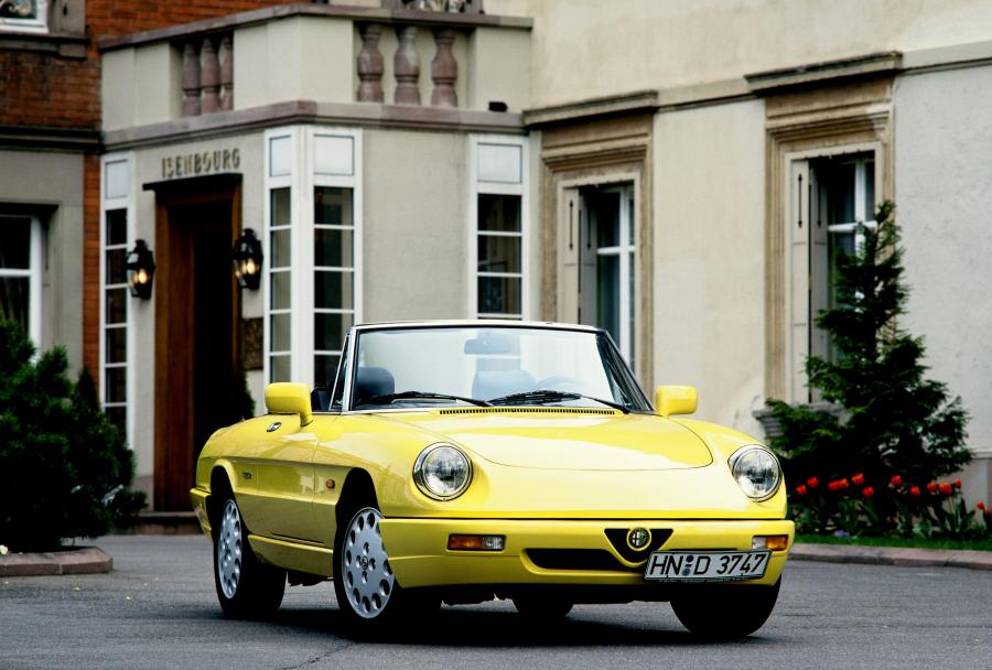  Alfa Romeo Spider 2.0 (115.A1) 1990 года  (фото 24 из 35)